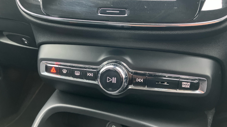 Volvo Xc40 1.5 T3 [163] Momentum 5dr Petrol Estate